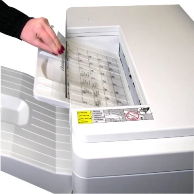 Imagen de C Line Película transparente para impresoras láser de papel normal, transparente, 21,5 x 27,9 cm, 50 hojas por caja (60837)