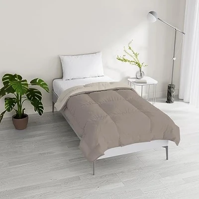 Imagen de Italian Bed Linen Edredòn de Invierno Bicolor Sogni e Capricci, Avellana/Beige, 200x200cm