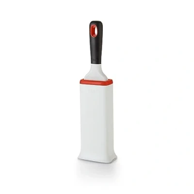 Imagen de OXO Good Grips Cepillo quitapelos y quitapelusas FurLifter para tapicerías, autolimpiante, color blanco, tamaño pequeño