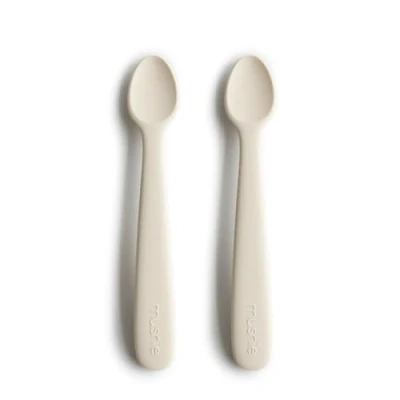 Imagen de Mushie Cucharas Baby para niños en Silicona libre de BPA Paquete 2 Cuchara alimentación aptas lavavajillas Accesorios a la hora comer pequeños Ivory