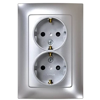 Imagen de Simon Enchufe Doble de Empotrar Schuko, Serie 10, 250V, 16 A, Pared Plano y Fino, Fácil Instalar, Incluye Marco, Tapa Mecanismo, Base Hembra Color Aluminio