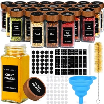 Imagen de MOYKSRR 24 Piezas Botes Especias Cristal, Cuadrado Spice Jars con Tapa de Madera, 120ml Frascos Especiarias, Especieros, incluir Tamiz, Cepillo Limpieza, Embudo, Etiquetas y Bolígrafo