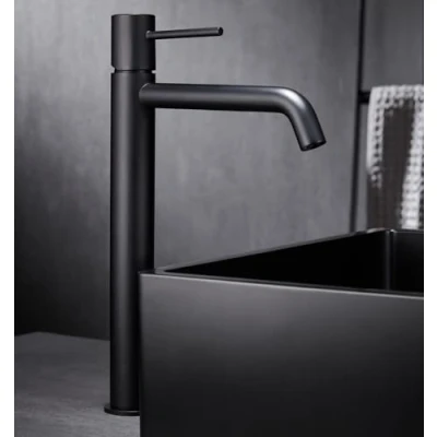 Imagen de IMEX Grifo Monomando Lavabo Caño Alto Baño Mezclador Agua Fria y Caliente sobre Encimera Ahorro de Serie Monza Color Negro Mate