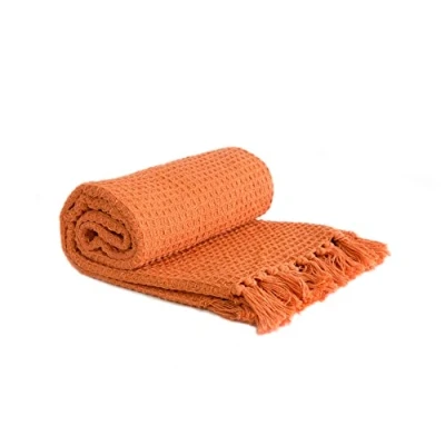 Imagen de Emma Barclay Manta Honeycomb de algodón reciclado liso con textura gofrada para sillón y sofá en naranja quemado, 50 x 60 (127 152 cm)