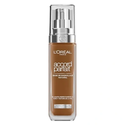 Imagen de L&#039;Oréal Paris Accord Parfait, Base de maquillaje acabado natural con ácido hialurónico, tono piel oscuro 9.5D, 30 ml