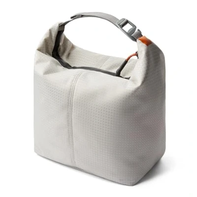 Imagen de Bellroy Lite Cooler Caddy (bolsa térmica de 10 litros, bolsa porta alimentos, aislante con forro impermeable, abridor integrado, doblable/plegable cuando está vacía) Ash