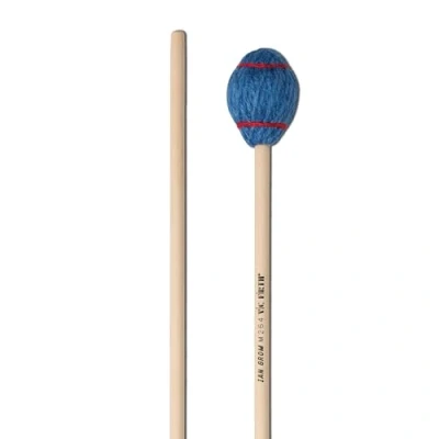 Imagen de Vic FIrth Maza de Marimba serie Corpsmaster® Signature M264 Ian Grom Hilo Duro color rojo/color azul