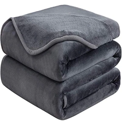 Imagen de HOZY Manta Suave 350g/m² Franela Reversible para Cama/Sofa &amp; Cubre Sofas(sin Electricidad Estática) Universal Cuatro Estaciones Gris Oscuro 150x200 cm