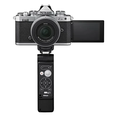 Imagen de Nikon Z FC Cámara DX Mirrorless Kit Vogglet con Objetivo 16 50, MICROFONO, Y EMPUÑADURA, Silver