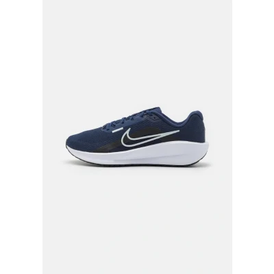 Imagen de Nike Performance Downshifter 13 Zapatillas de running neutras, Hombre, Talla: 49.5, Midnight navy/pure platinum/black/white Zapatos