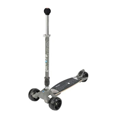 Imagen de Micro® Kickboard, Diseño Original, Patinete 3 Ruedas Adultos, Sistema de Giro por inclinación, Incluye Manillar en T y Stick (Estilo Surf) (Monster Volcano)