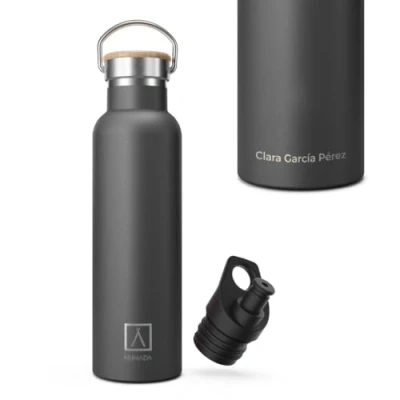 Imagen de NUMADA Botella Personalizada con Nombre 600ml de Acero Inoxidable Negra Estanca Recubrimiento CerámicoFrío 24H y Calor 12HBoca AnchaLibre BPAIncluye 2 Tapones (1 Sport)/Bolsa Transporte