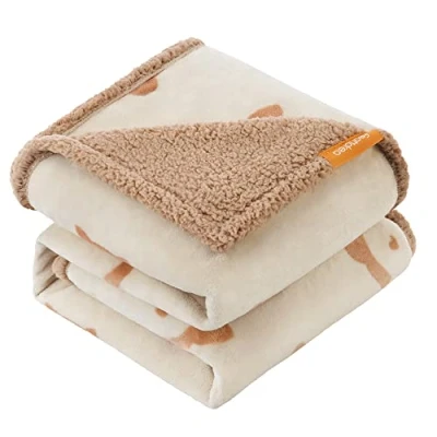 Imagen de Feandrea Manta Impermeable para Perros, Vellón y Franela, Perros Medianos Grandes, Gatos, 152 x 127 cm, XL, Reversible, Protección Sofá, Cama, Lavable a Máquina, Beige PPB060K01