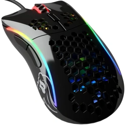 Imagen de Glorious gaming Model D (Pequeño) Ratón con cable 61 g superligero, diseño colmena, RGB, ergonómico, sensor Pixart 3360, switches de Omron, deslizadores PTFE, 6 botones Negro brillante