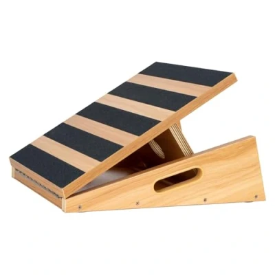 Imagen de tabla de madera inclinada profesional tamaño mediano, inclinación para estirar las pantorrillas diseño con asa extra lateral transportarla fácilmente 40,6 x 31,7 cm