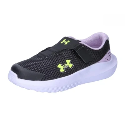 Imagen de Under Armour UA GINF Surge 4 AC Zapatos de deporte para niña, calzado infantil ligero y transpirable, color negro/morado claro/amarillo fluorescente