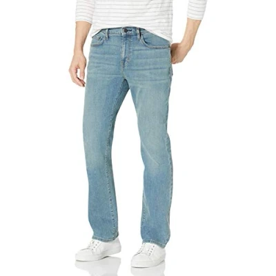 Imagen de Amazon Essentials Vaqueros Acampanados de Corte Ajustado Hombre, Azul Claro Vintage, 32W / 32L