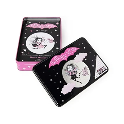 Imagen de Isadora Moon Un cofre mágico con 3 historias de (¡Incluye pegatinas!): va al colegio excursión celebra su cumpleaños (Harriet Muncaster)