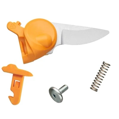 Imagen de Fiskars Cuchilla de repuesto para tijeras jardín Bypass la serie M P921 (1057173), Incluye muelle y tornillo, acero inoxidable, 1064260