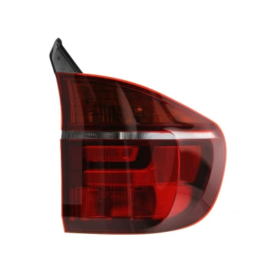 Imagen de Luz trasera MAGNETI MARELLI 710815040016 Derecha
