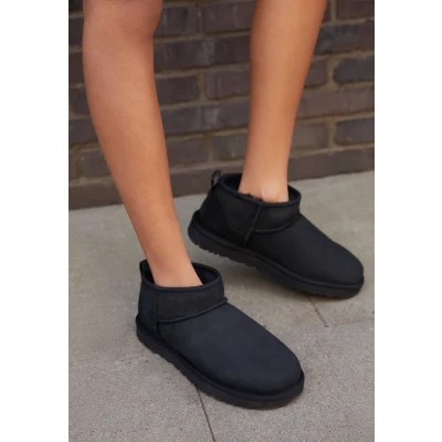 Imagen de UGG Classic Ultra Botines bajos, Mujer, Talla: 41, Black Zapatos