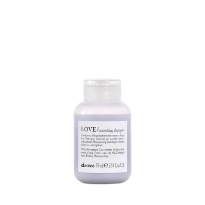 Imagen de Davines Love Smoothing Champú 75 Ml. disciplinante para cabellos encrespados y rebeldes que buscan un look controlado.
