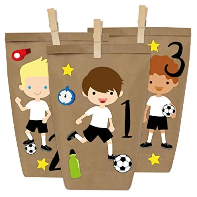 Imagen de Papierdrachen Juego de Calendario Adviento DIY papel Kraft Futbolista (Edición Alemania) para pegar con 24 bolsas marrón llenar usted mismo y hacerlo Navidad 2021