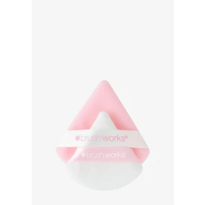 Imagen de Brushworks Triangular Puff Duo
