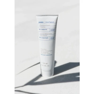 Imagen de KORRES GREEK YOGHURT Crema de lavado emulsionante sin jabón para rostro y ojos, dermatológicamente probada, 150 ml