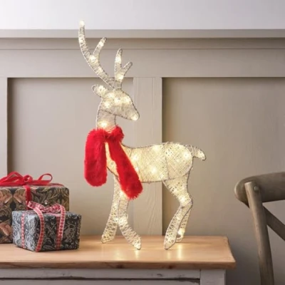 Imagen de Lights4fun Reno Luminoso 2D con 50 Micro LED Blanco Cálido a Pilas Temporizador Figura di Navidad de cm Decoración Navideña Interior
