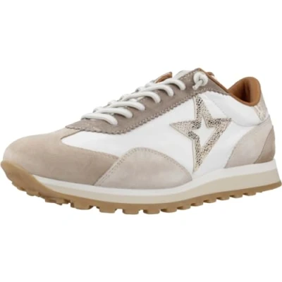Imagen de Cetti Mesh Sneaker Cordones para: Mujer Color: Blanco Talla: 39