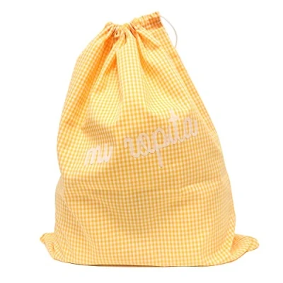 Imagen de Bolsa reutilizable para ropa con estampado vichy color amarillo. de tela lavable colegio, ideal recambio niños. Saco ecológico ropa, zapatos, pañales.