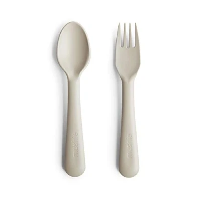 Imagen de Mushie Juego de Cubiertos con Tenedor y Cuchara para Bebés Reutilizables Niños Pequeños Niñas Fabricado en Dinamarca Sin BPA Apto Lavavajillas Ivory