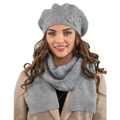 Imagen de Vivisence De Boina Y Bufanda para Mujer Conjunto Elegante Ideal Invierno con Aplique Decorativo Diseño Clásico, Gris Claro,Talla Única