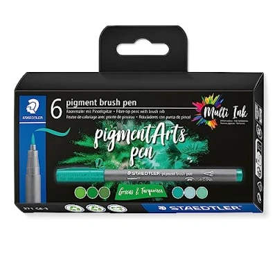 Imagen de STAEDTLER Brush Pen Pigment Arts, &quot;Greens &amp; Turquoises&quot;, tinta pigmentada premium, punta de pincel para ancho línea variable, resistente al agua, 6 rotuladores en estuche cartón, 371 C6 3