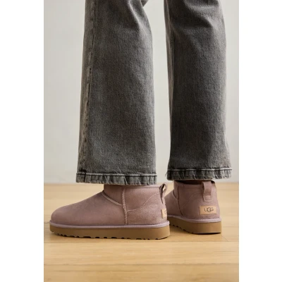 Imagen de UGG Classic Ultra MINI Botines bajos, Mujer, Talla: 40, Sugarplum Zapatos