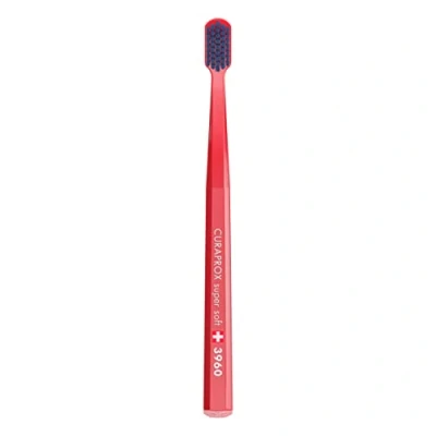 Imagen de Curaprox Cepillo dental CS 3960 Super Soft manual para adultos con cerdas CUREN Rojo Azul