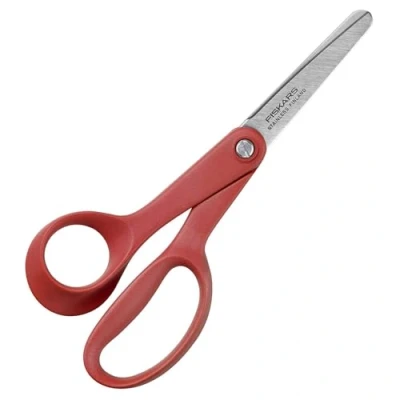 Imagen de Fiskars Tijeras infantiles para zurdos, A partir de 8 años, Longitud: 13 cm, Hoja acero inoxidable/Mangos plástico, Rojo, Classic, 1005169