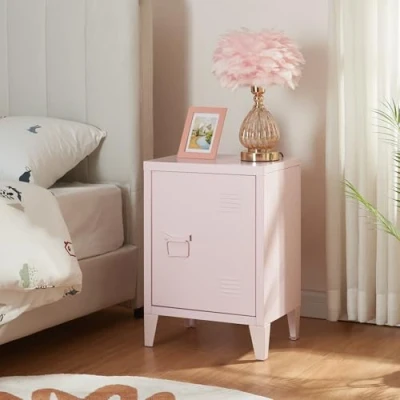 Imagen de [en.casa] Mesa de Noche Inari con Cerradura Magnética Auxiliar 2 Compartimientos para Salón Oficina Baño Ventilación Óptima 57 x 40 30 cm Acero Rosa