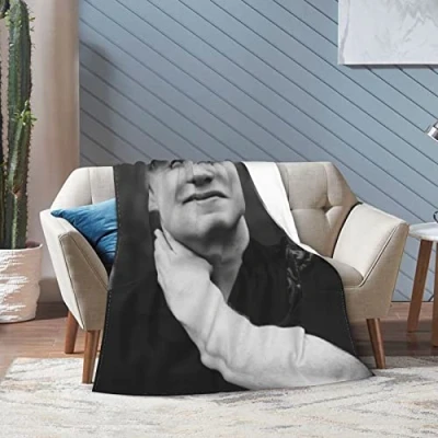 Imagen de LOUJIN Kit de manta Actor Connor franela ultra suave y ligera, aire acondicionado cálida para sofá, cama, 50 x 40 pulgadas