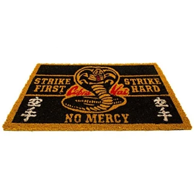 Imagen de Pyramid Cobra Kai (No Mercy) Door Mat Merchandising Ufficiale