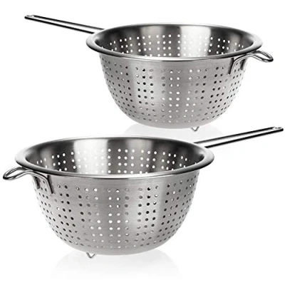 Imagen de COM FOUR® 2x Colador de cocina acero inoxidable clásico con mango para lavar frutas, verduras y ensaladas (2 piezas mango)