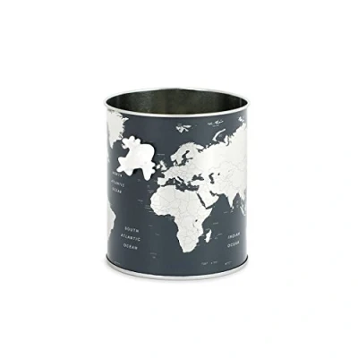 Imagen de Balvi Portalápices Globe Color Gris Diseño Mapa del Mundo, Incluye avión magnético Lata 10x8,5x8,5 cm