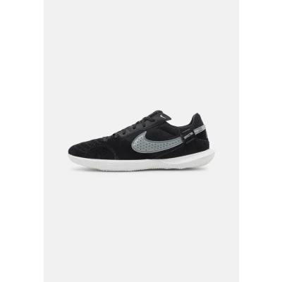 Imagen de Nike Performance Streetgato Botas de fútbol sin tacos, Hombre, Talla: 38.5, Black/summit white/off noir Zapatos