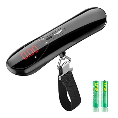 Imagen de HaetFire Digital Balanza Báscula de Equipaje LCD Portátil Escala 110 lb/50 kg Capacidad Peso Maletas Batería Incluida para Viajes Al Aire Libre Negro