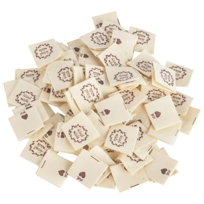 Imagen de AIBAOBAO 100 Pcs Etiquetas Handmade Tejida, de Tela Hechas a Mano Costura Punto, Ropa Tejido Manualidad rectángulo para Artesanía DIY Accesorios Infantil