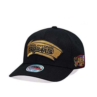 Imagen de Mitchell &amp; Ness NBA/HWC Black Gold Classic Red Snapback Cap, San Antonio Spurs