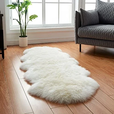 Imagen de HEQUN Alfombra de Piel Oveja sintética, Artificial Alfombra,Funda Silla Forro Polar Suave y mullida para recámara, sofá, Suelo (60x160 CM, Blanco)