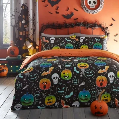 Imagen de Bedlam Funda de edredón Calabaza y Calaveras Halloween Tamaño Cama Doble (200 x 200 cm) Reversible (2 diseños) Que Brilla en la Oscuridad