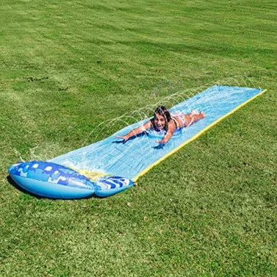 Imagen de JOYIN Tobogán de Agua Deslizante y 5.85m x 90 cm con 1 Tabla Bodyboard, Juguete Verano aspersor Incorporado para Patio Trasero